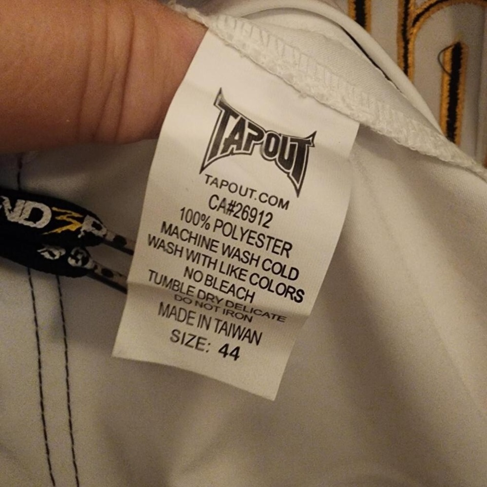 NWT Y2K Tapout MMA UFC Shorts Size 44 - Picture 6 of 6